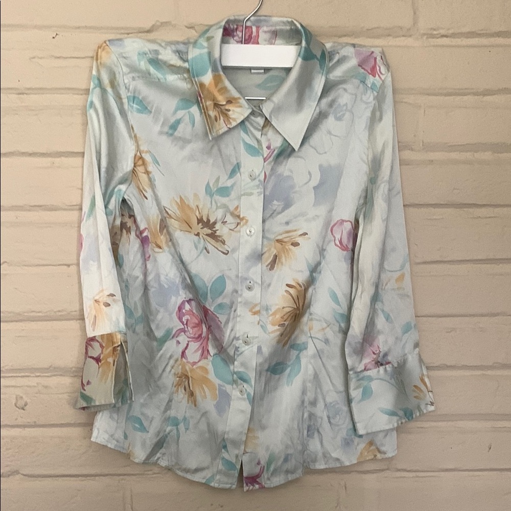 St. John Blue Fitted Button Down Shirt with Notched Collar